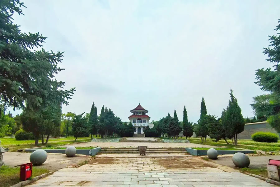沈阳回龙岗墓园
