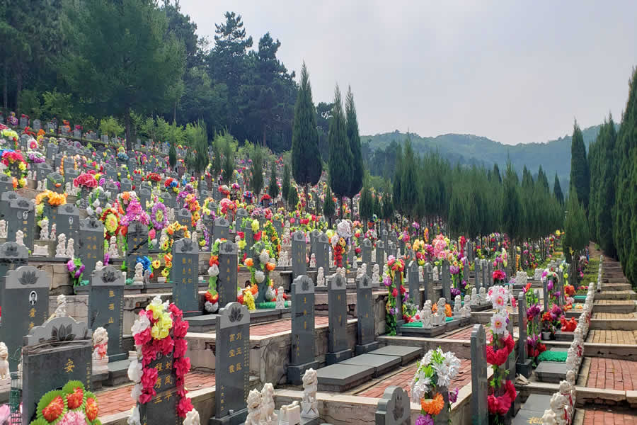 沈阳大河贝墓园
