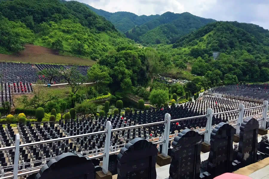 沈阳甲宝山墓园