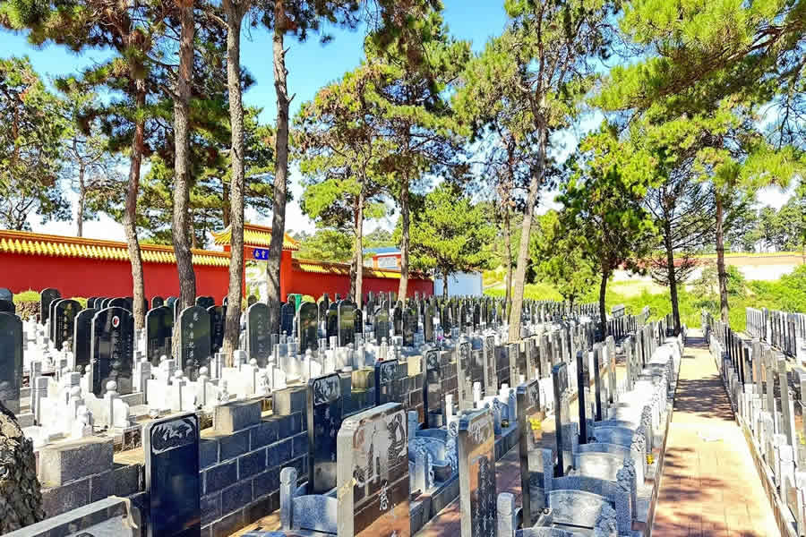 抚顺西灵山墓园