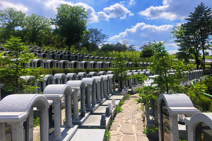 抚顺龙抚山墓园