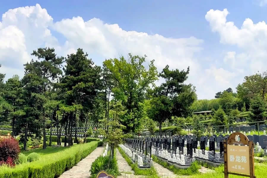 抚顺龙抚山墓园