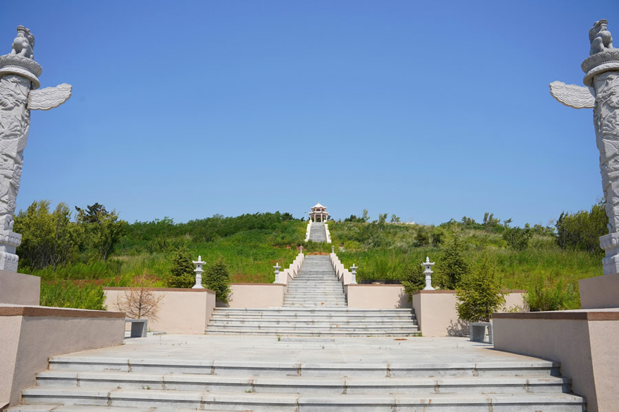 沈阳圣龙泉墓园
