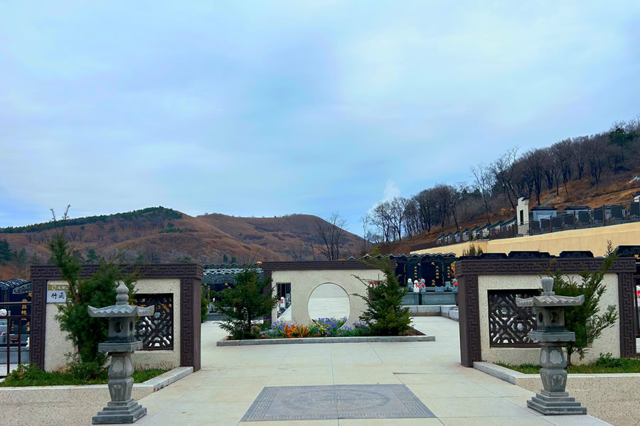 盘龙福地墓园 盘龙福地墓园