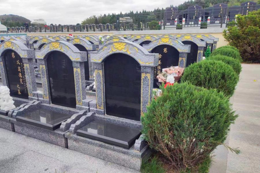 沈阳龙福山墓园