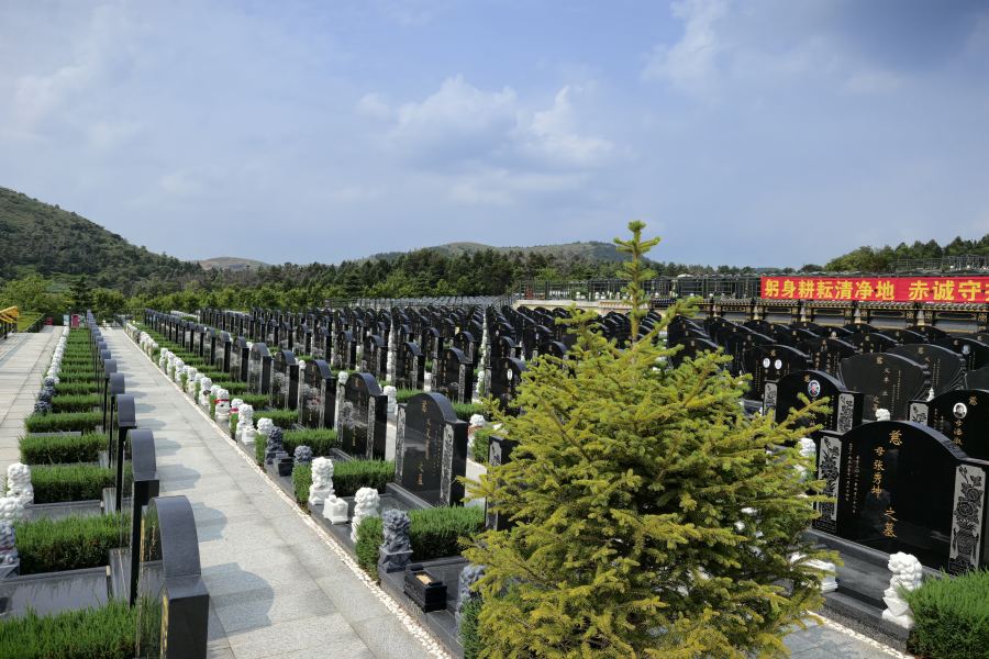 沈阳龙福山墓园