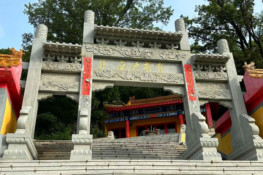 沈阳大河贝墓园