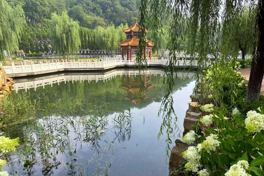 沈阳大河贝墓园