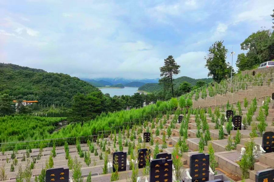 沈阳大河贝墓园