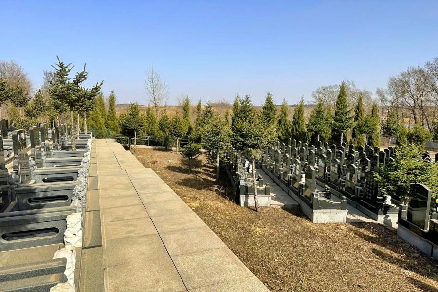 沈阳卧龙墓园