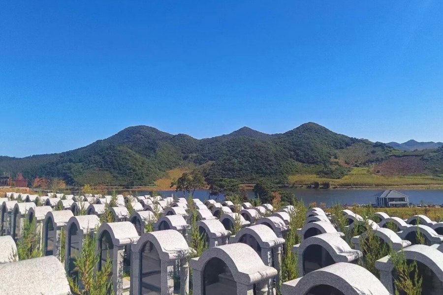 沈阳青云山墓园