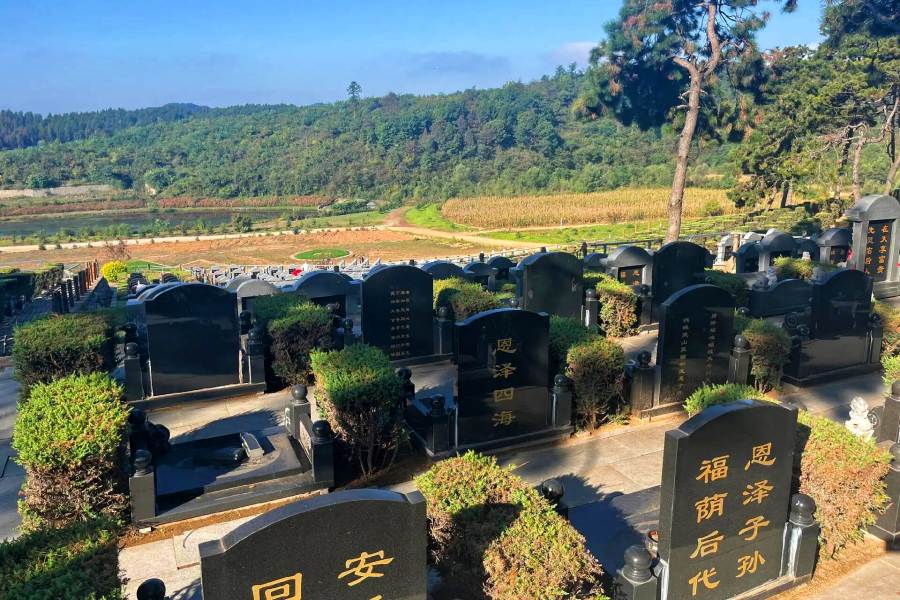 沈阳青云山墓园