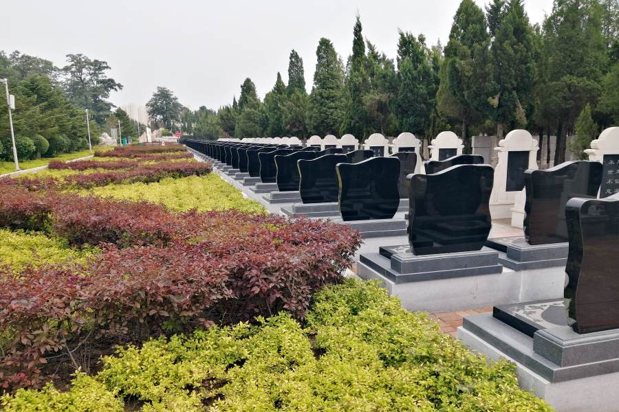 沈阳卧龙墓园