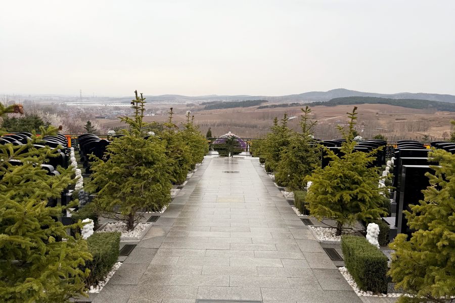 沈阳龙福山墓园