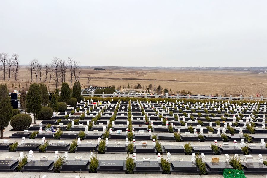 沈阳北龙山墓园