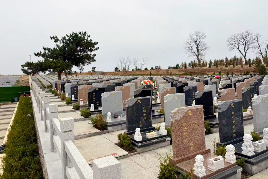 沈阳北龙山墓园