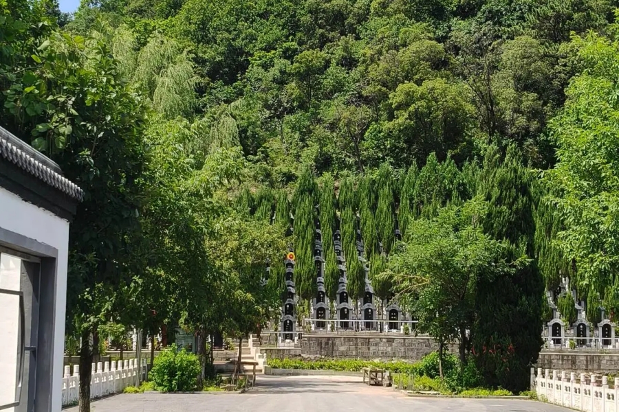 沈阳大河贝墓园