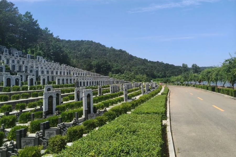 沈阳大河贝墓园