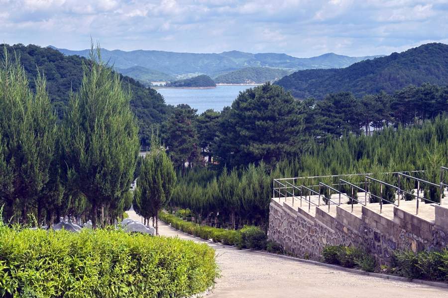 沈阳大河贝墓园